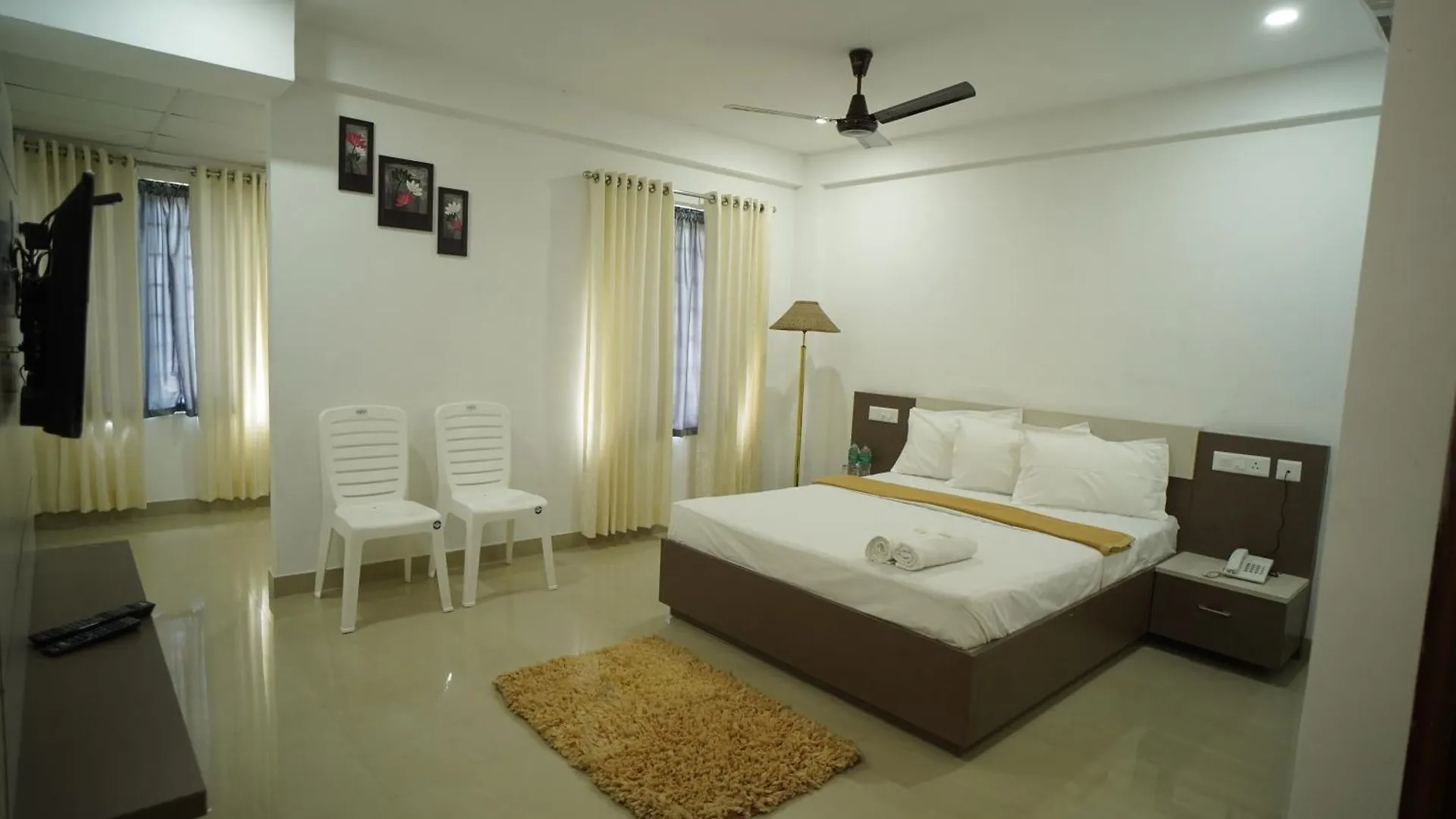 Sn Rooms Perumpavur