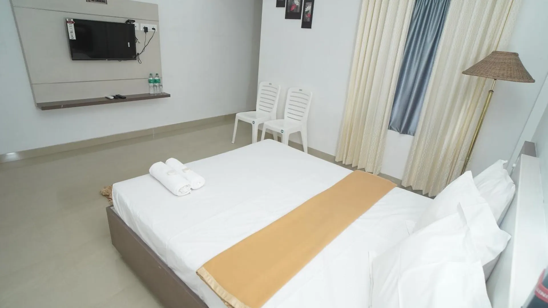 Отель Sn Rooms Perumpavur